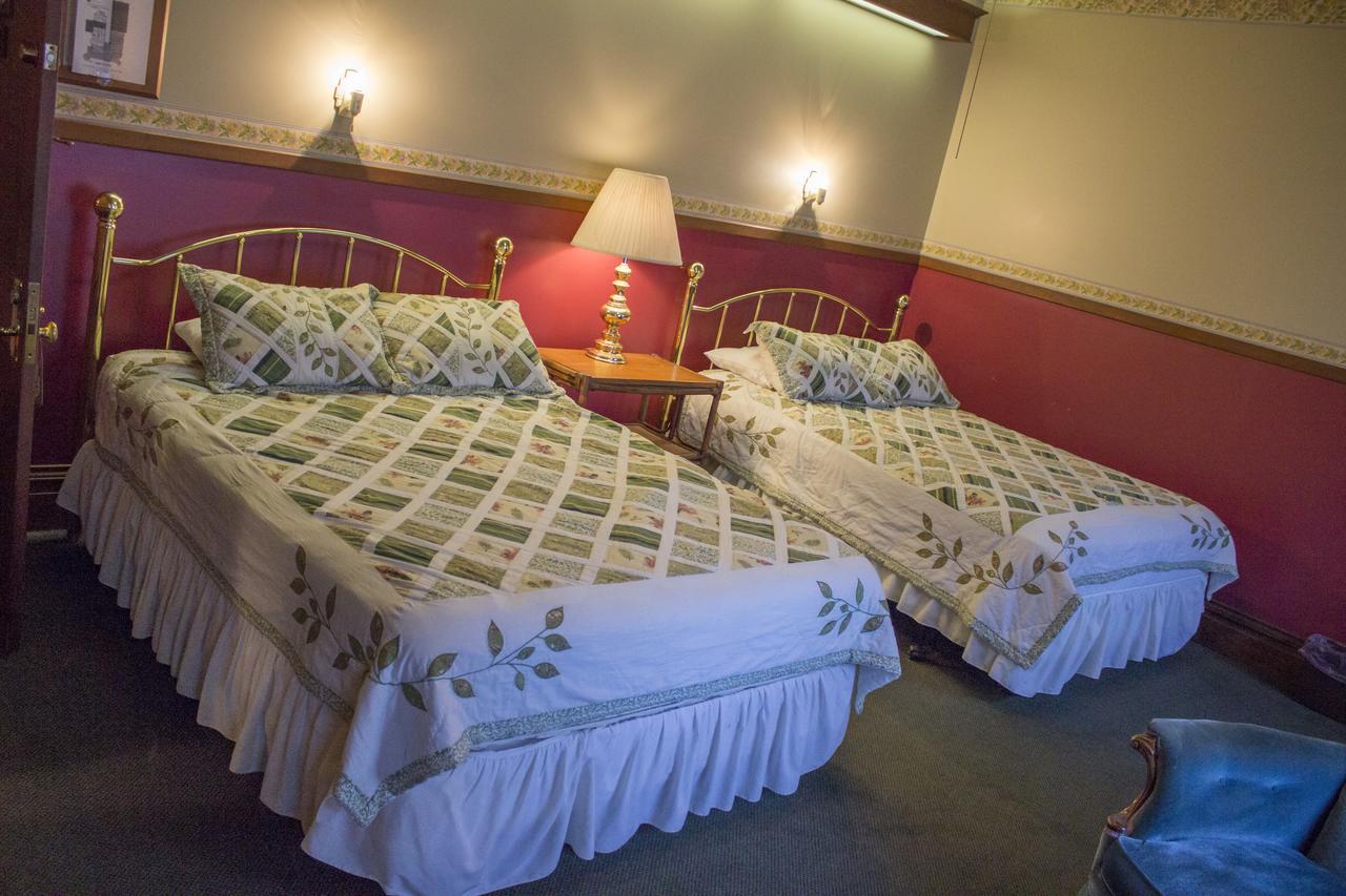 The Cottage House Council Grove Екстер'єр фото
