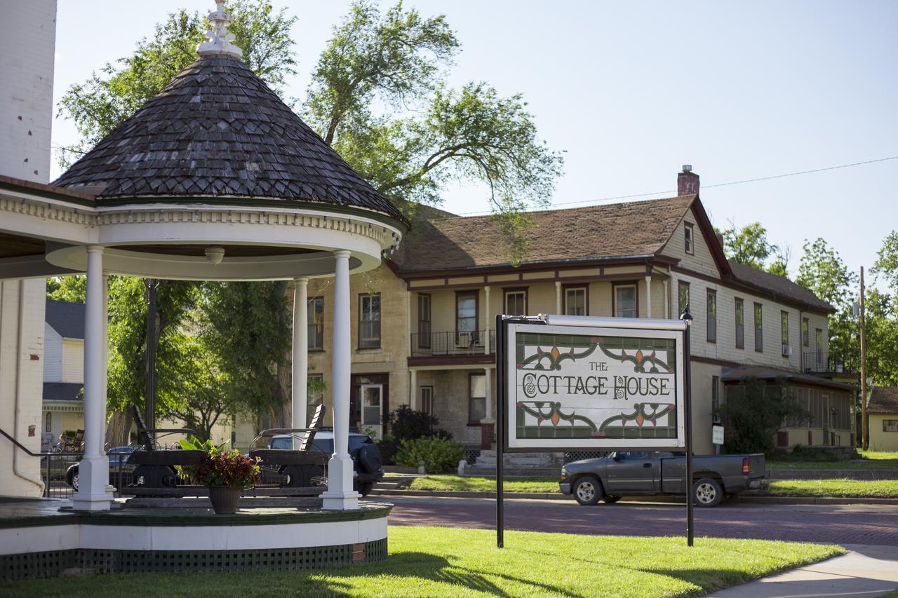 The Cottage House Council Grove Екстер'єр фото