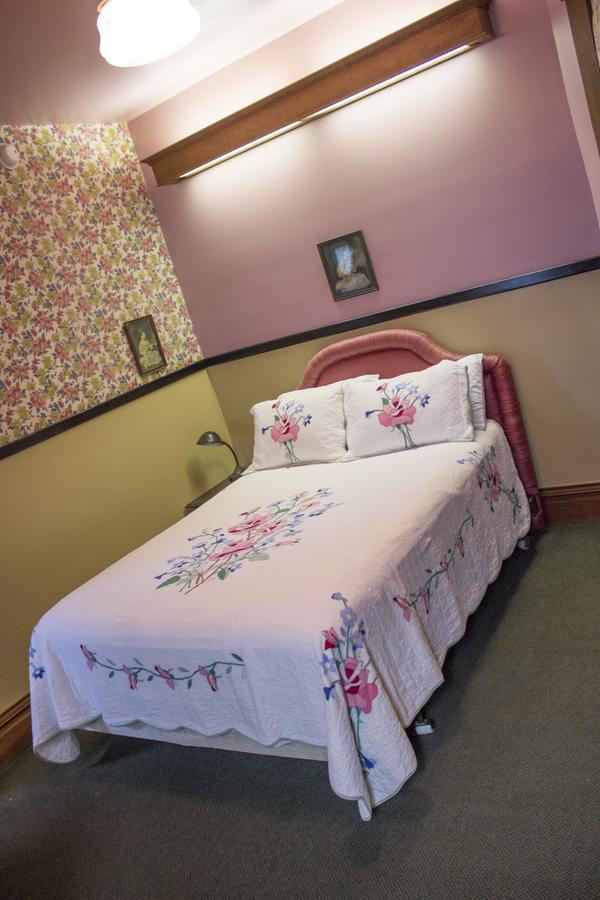 The Cottage House Council Grove Екстер'єр фото